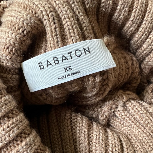 Aritzia Babaton Guell Slouchy Crop Turtleneck Sweater in Golden Camel Wool - XS - Picture 9 of 11